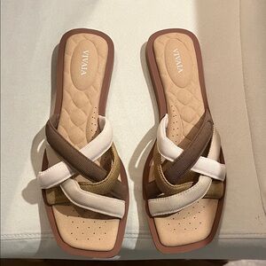 VivaiaWomen's Brown & Cream Woven Slide Sandals